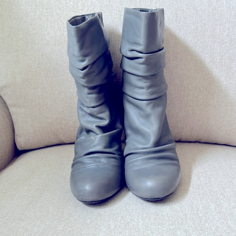 Arturochiang slouch boots.
